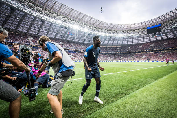 致互联队持 致互联队持